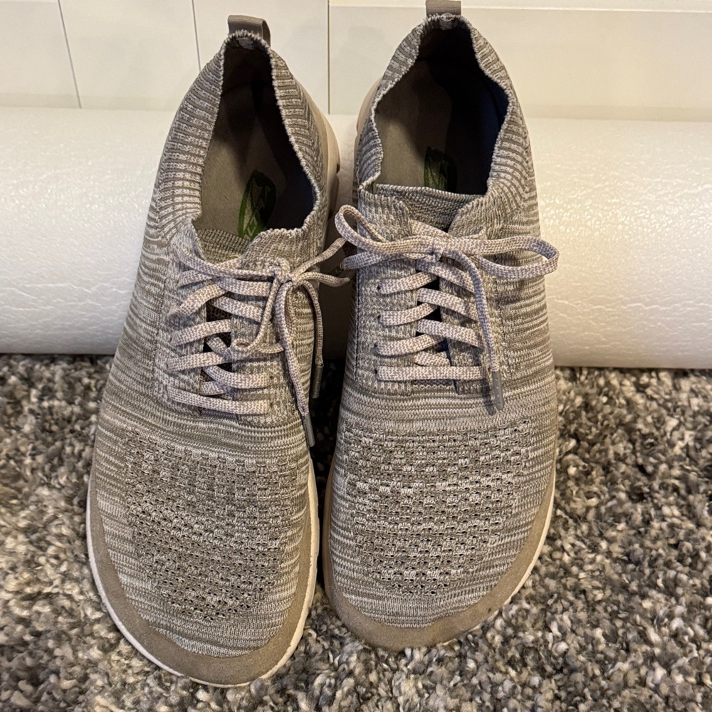 Altra Vali tan shoes size 12.5
